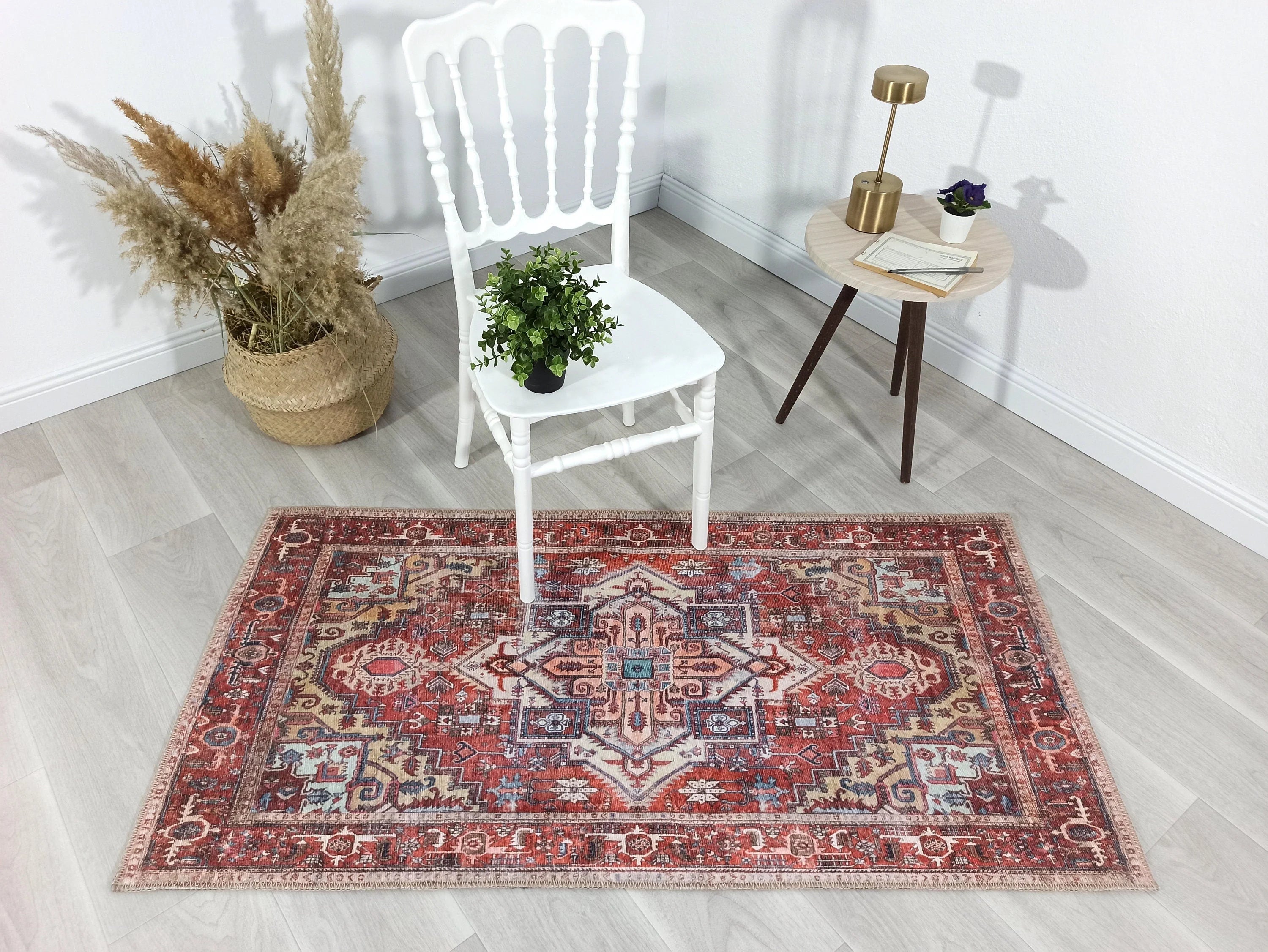 Pas Kırmızısı ve Kayısı Tonlu Medalyonlu Vintage Halı