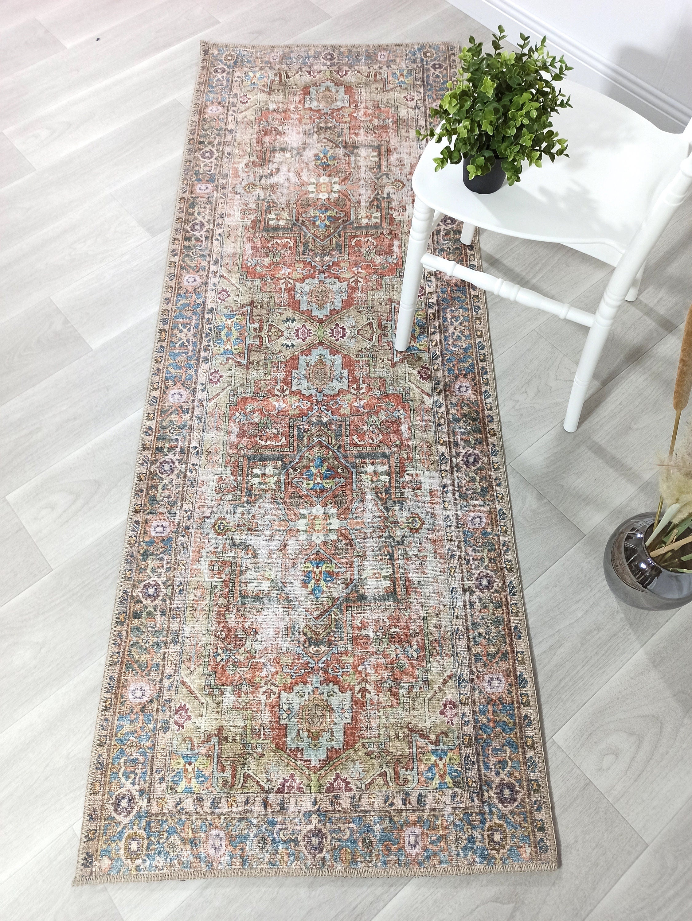 Terracotta ve Toprak Tonlu Medalyonlu Vintage Halı