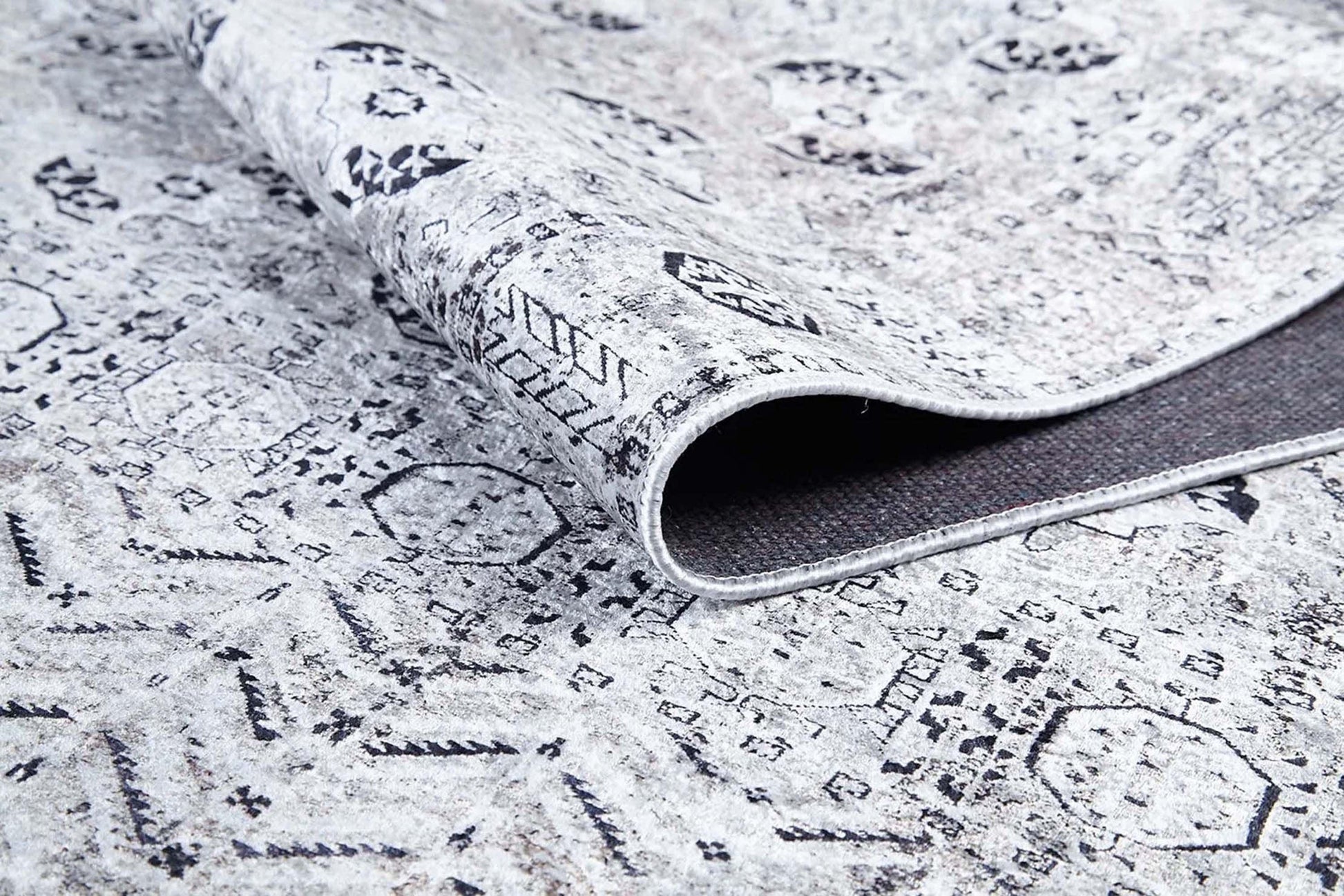 Gümüş Geometrik Desenli Kilim Halı