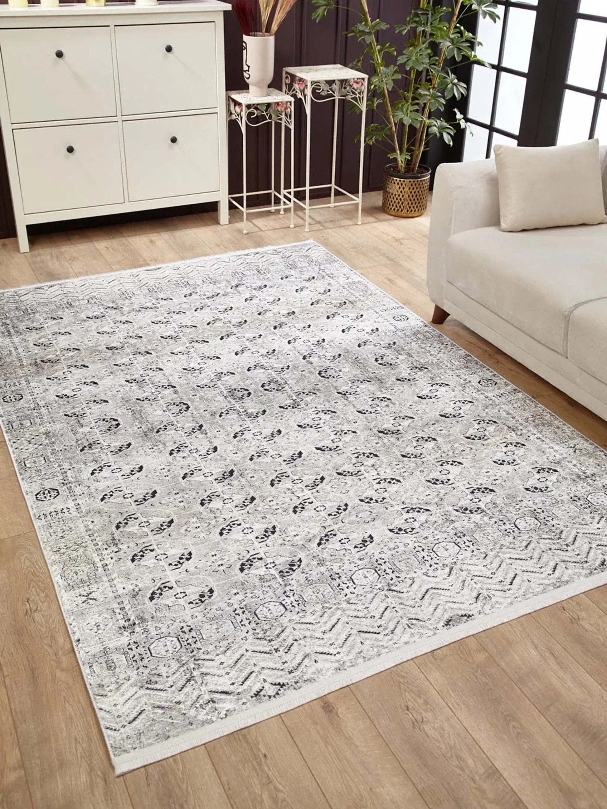 Gümüş Geometrik Desenli Kilim Halı