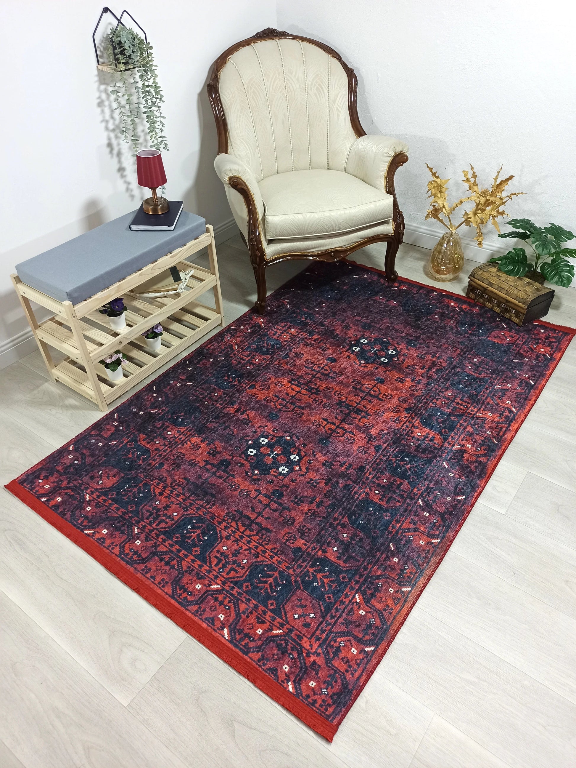 Uşak Kırmızı Lacivert Yazlık Halı