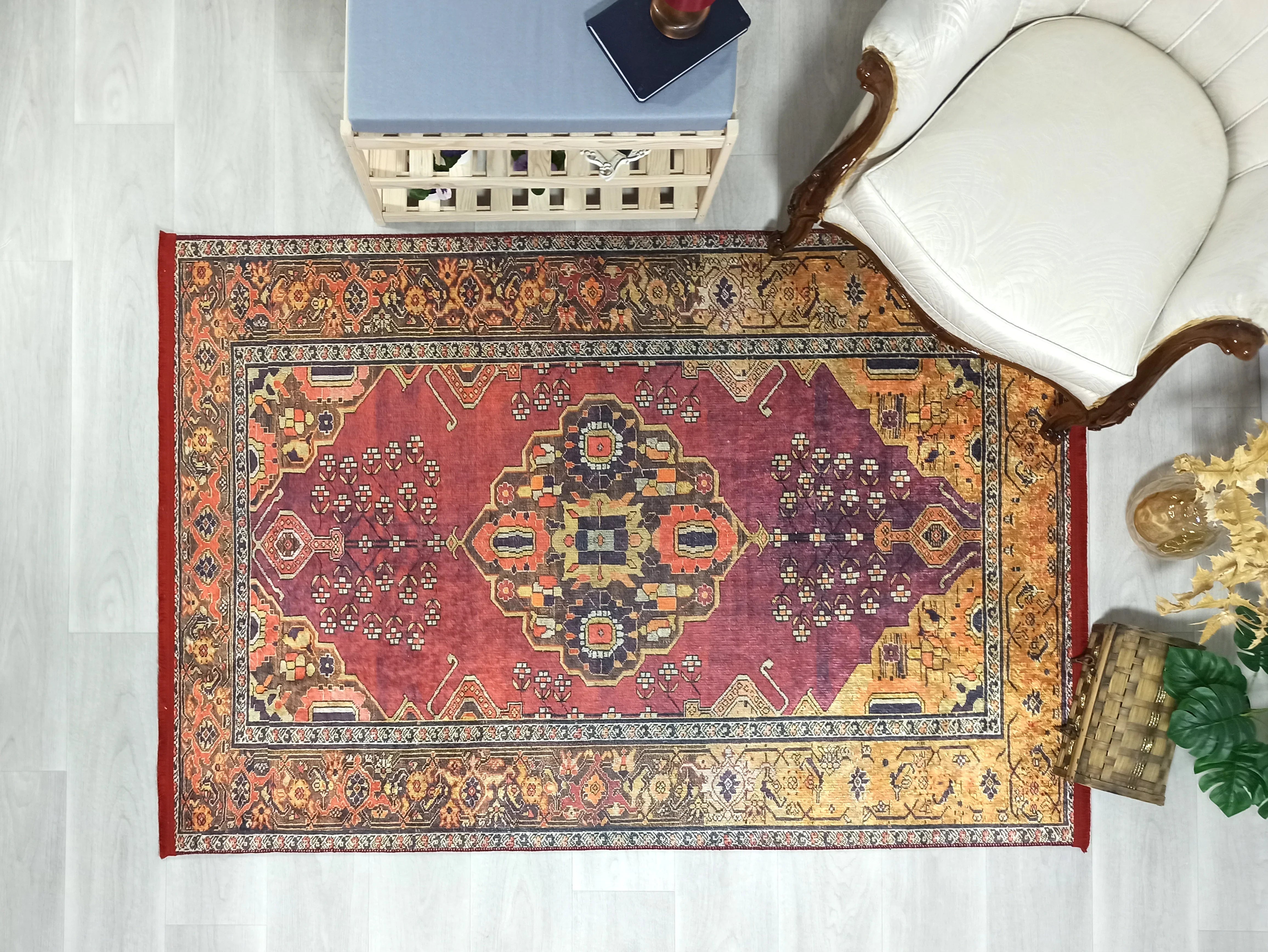 Uşak Koyu Kırmızı Bej Kilim Halı