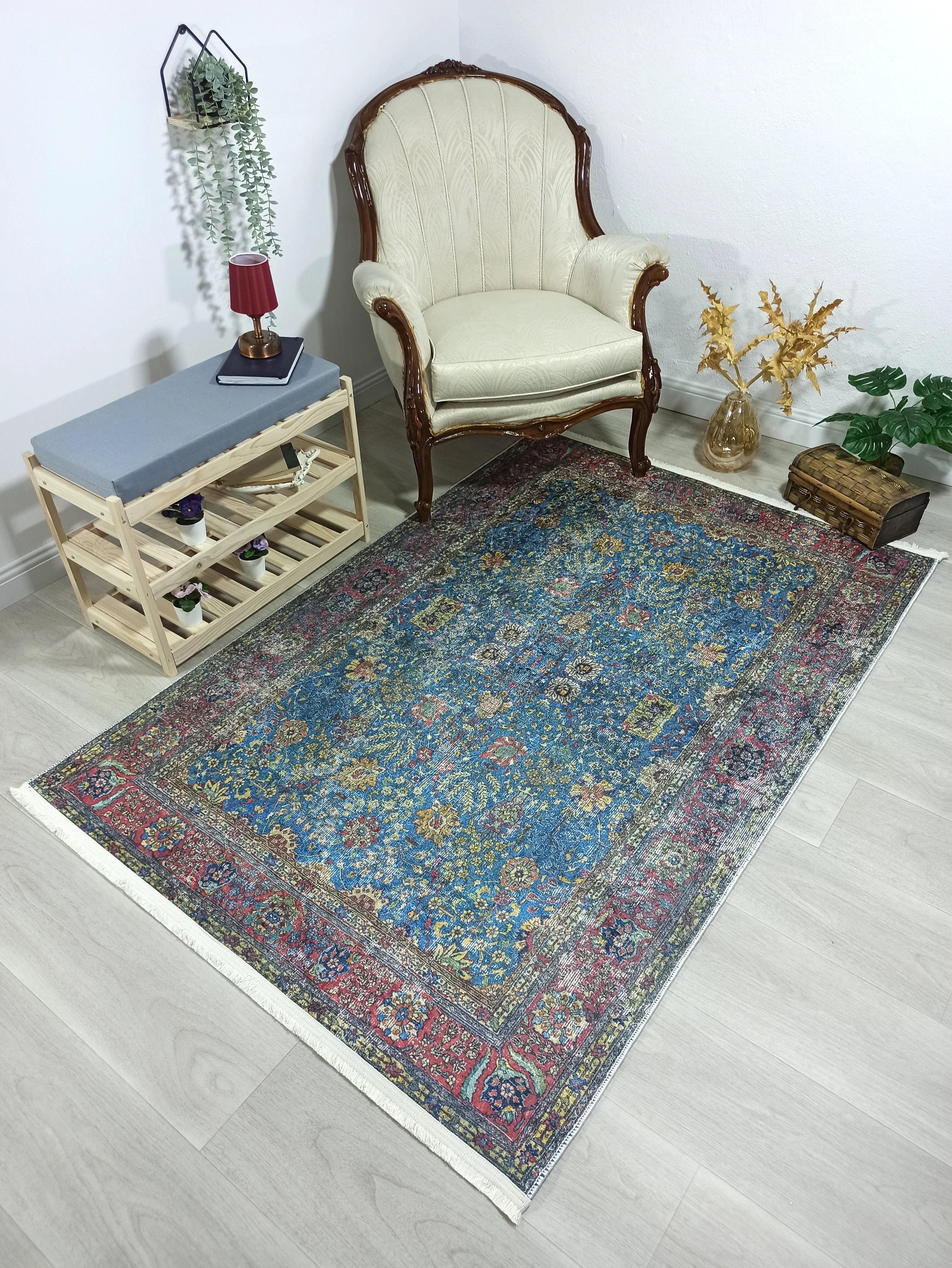 Uşak Mavi Kırmızı Vintage Kilim Halı