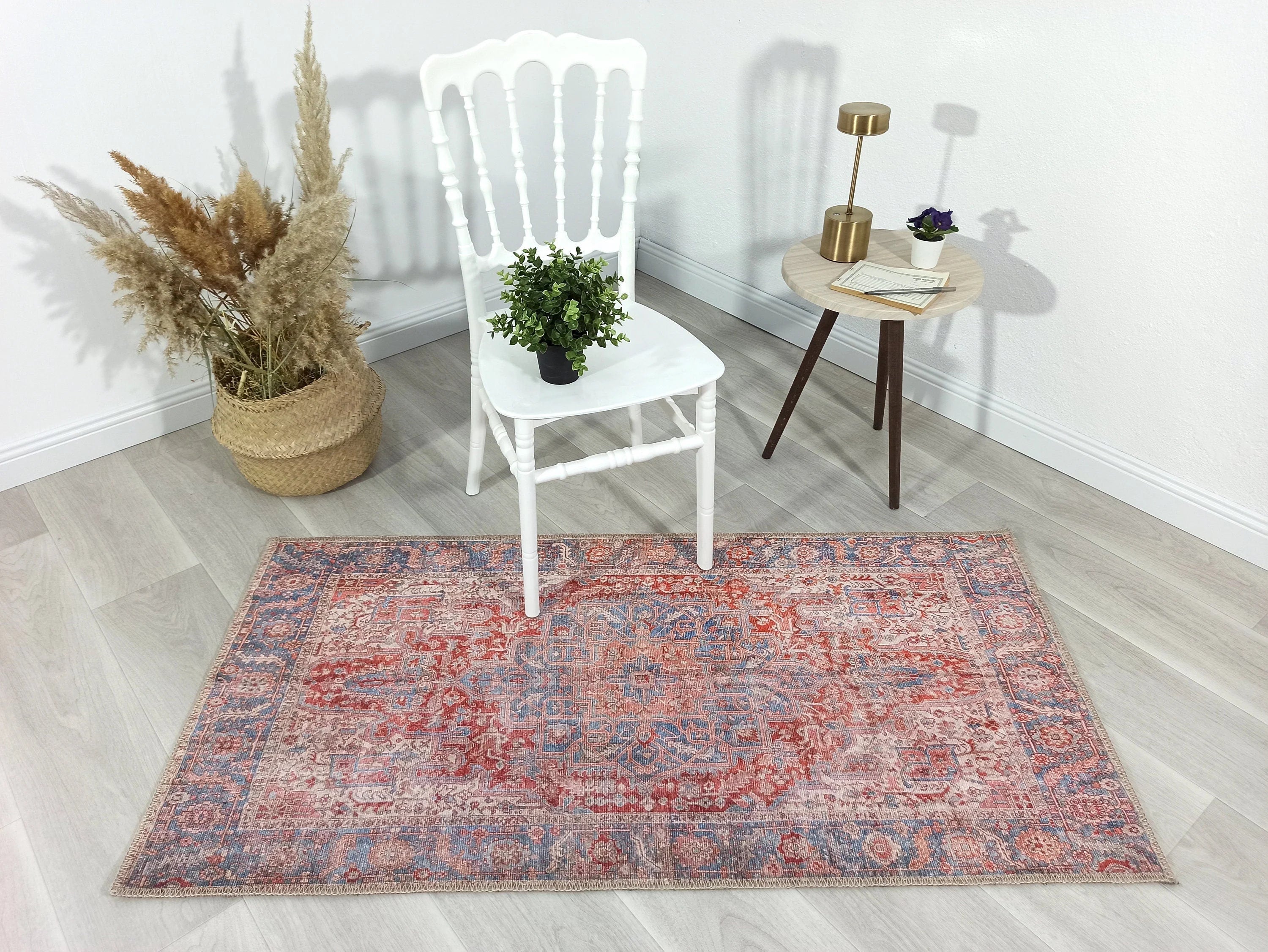 Terracotta ve Gök Mavisi Eskitme Medalyonlu Vintage Halı