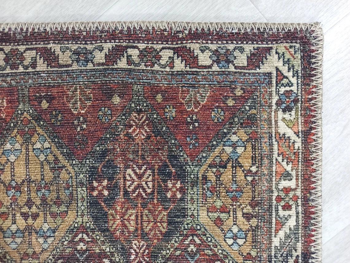 Kahve ve Toprak Tonlu Geometrik Desenli Türk Halısı