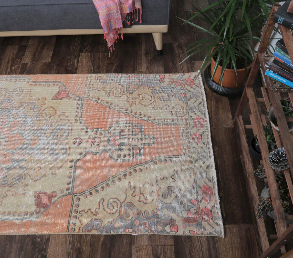 Akcicek - Oriental Anatolian Vintage Rug