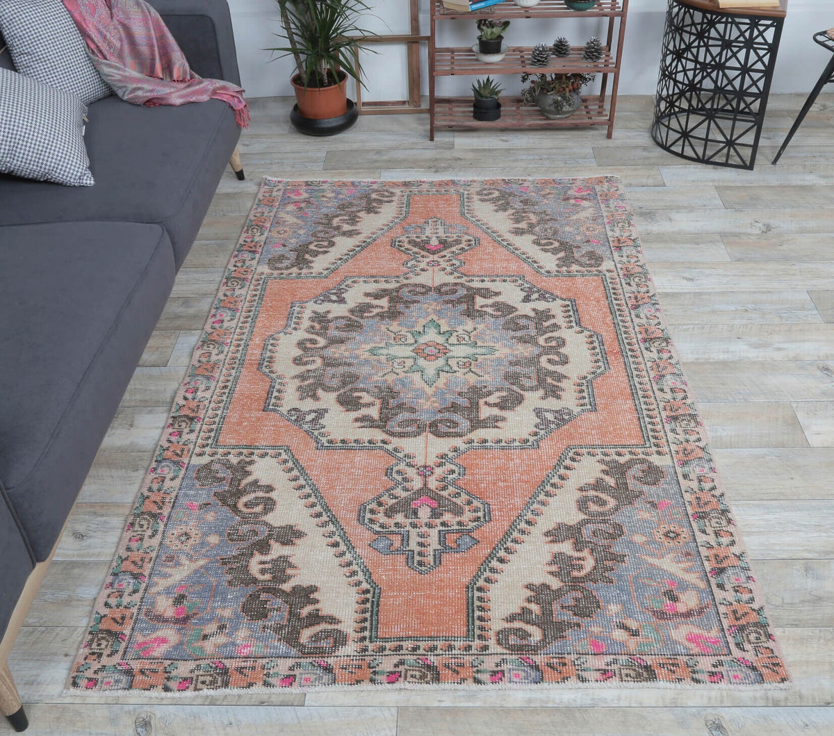 Alapinar - Persian Vintage Rug