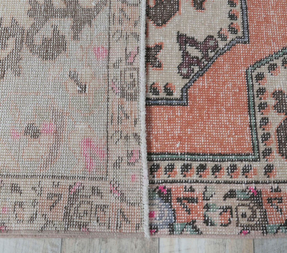 Alapinar - Persian Vintage Rug