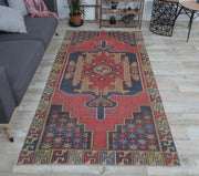 Anadolu kökenli tribal desenli el dokuma vintage halı, 125x260 cm