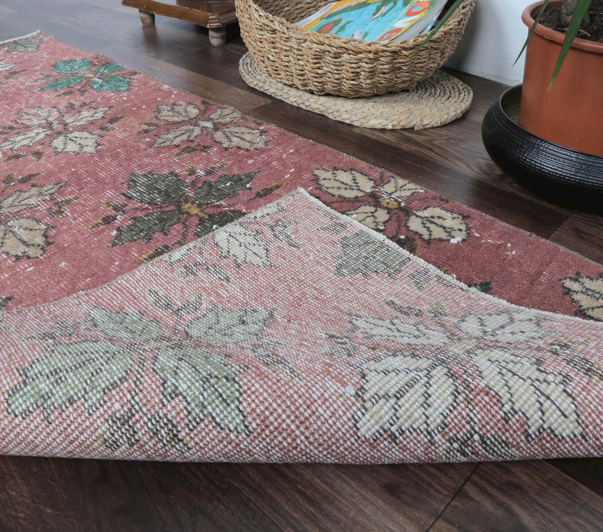 Altinay - Handmade Vintage Anatolian Rug