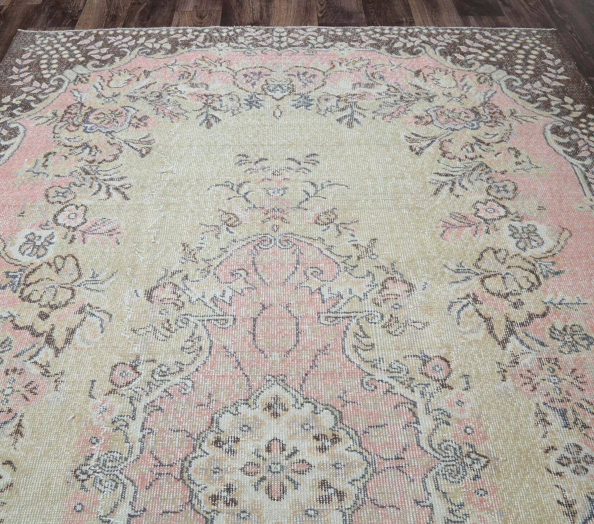 Avianna - Oriental Kurdish Rug