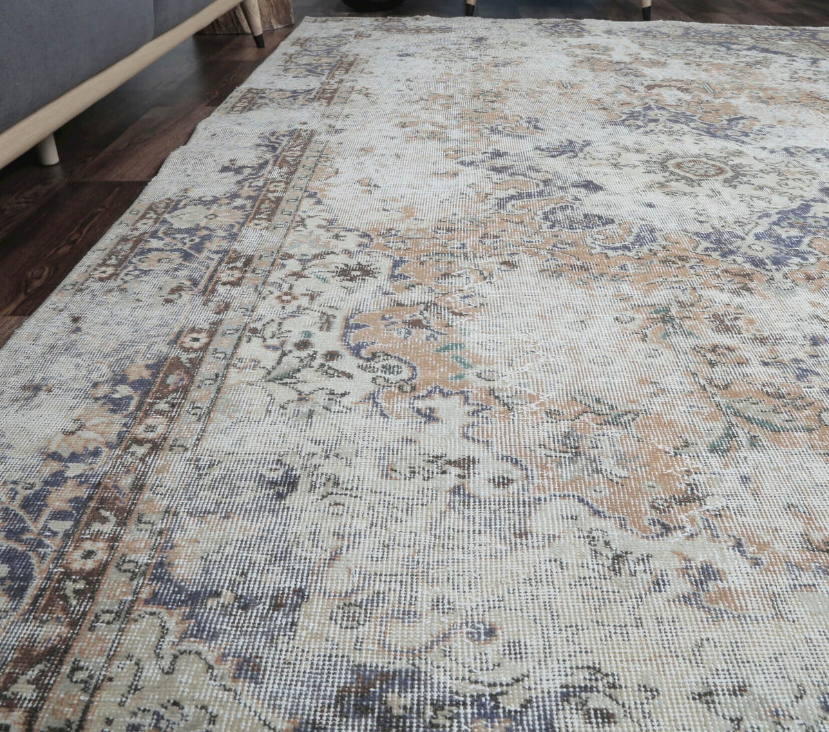 El yapımı vintage halı 211x318 cm oryantal desenli yün - kenar ve saçak detayı