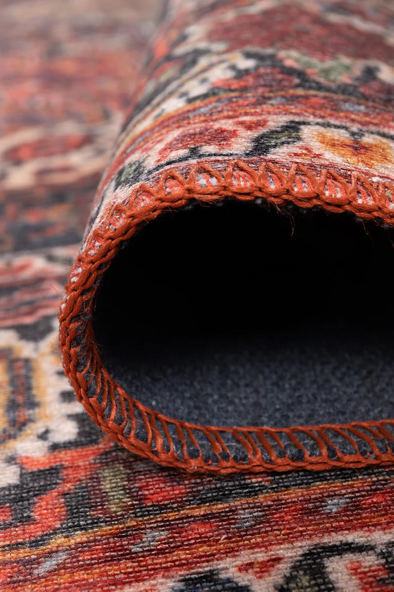 Siyah ve Kiremit Geleneksel Desenli Folk Halı - OUTLET - BA07OU