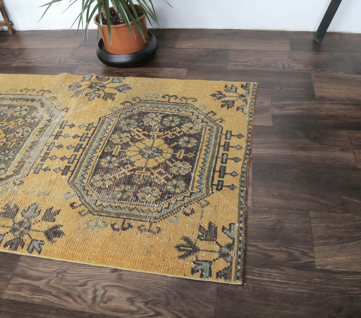 El yapımı vintage yolluk 81x300 cm çiçek desenli desenli yün - yakın çekim doku detayı