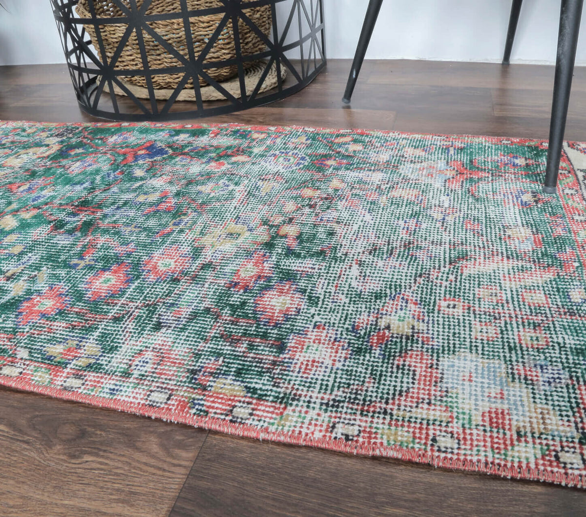 El yapımı vintage halı 61x150 cm çiçek desenli desenli yün - desen detayı