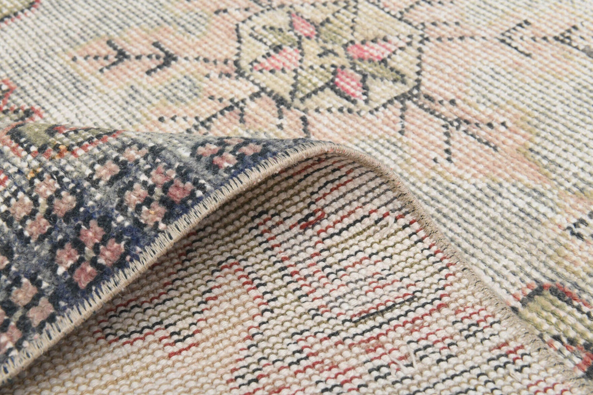 Oriental Vintage Indoor Oushak Carpet