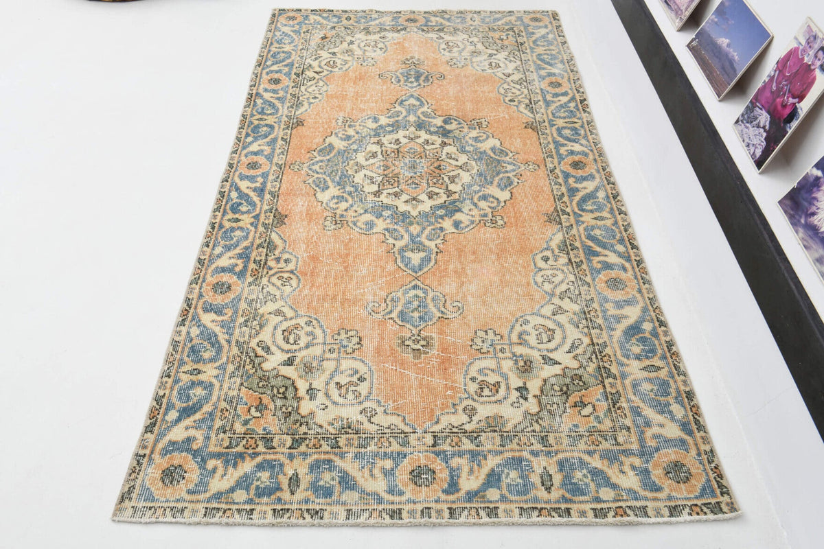 El yapımı vintage halı 107x203 cm oryantal desenli yün - kenar ve saçak detayı