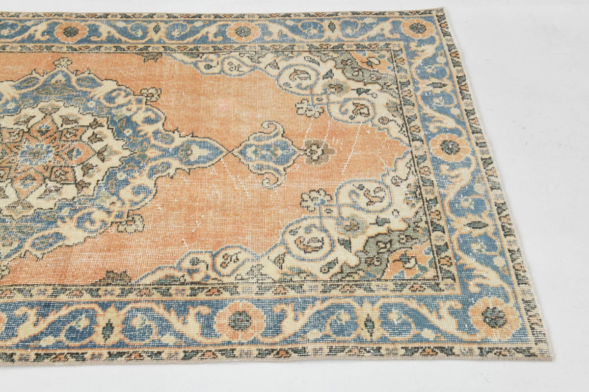 El yapımı vintage halı 107x203 cm oryantal desenli yün - mekan görünümü