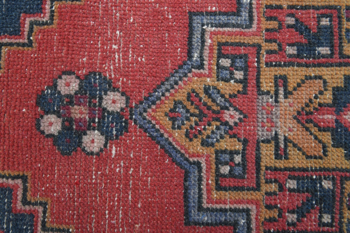 El yapımı vintage halı 109x201 cm oryantal desenli yün - farklı açıdan görünüm
