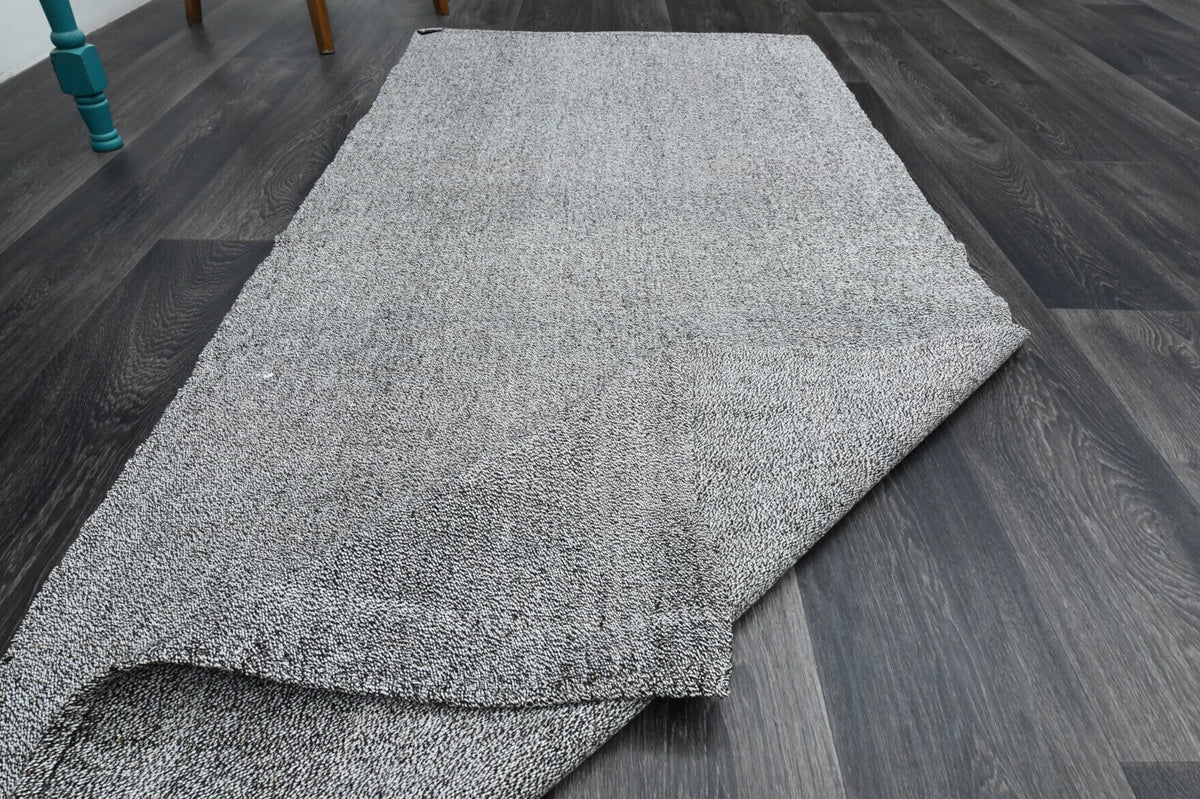 El yapımı vintage yolluk 97x224 cm oryantal desenli yün - ışık altında renk detayı