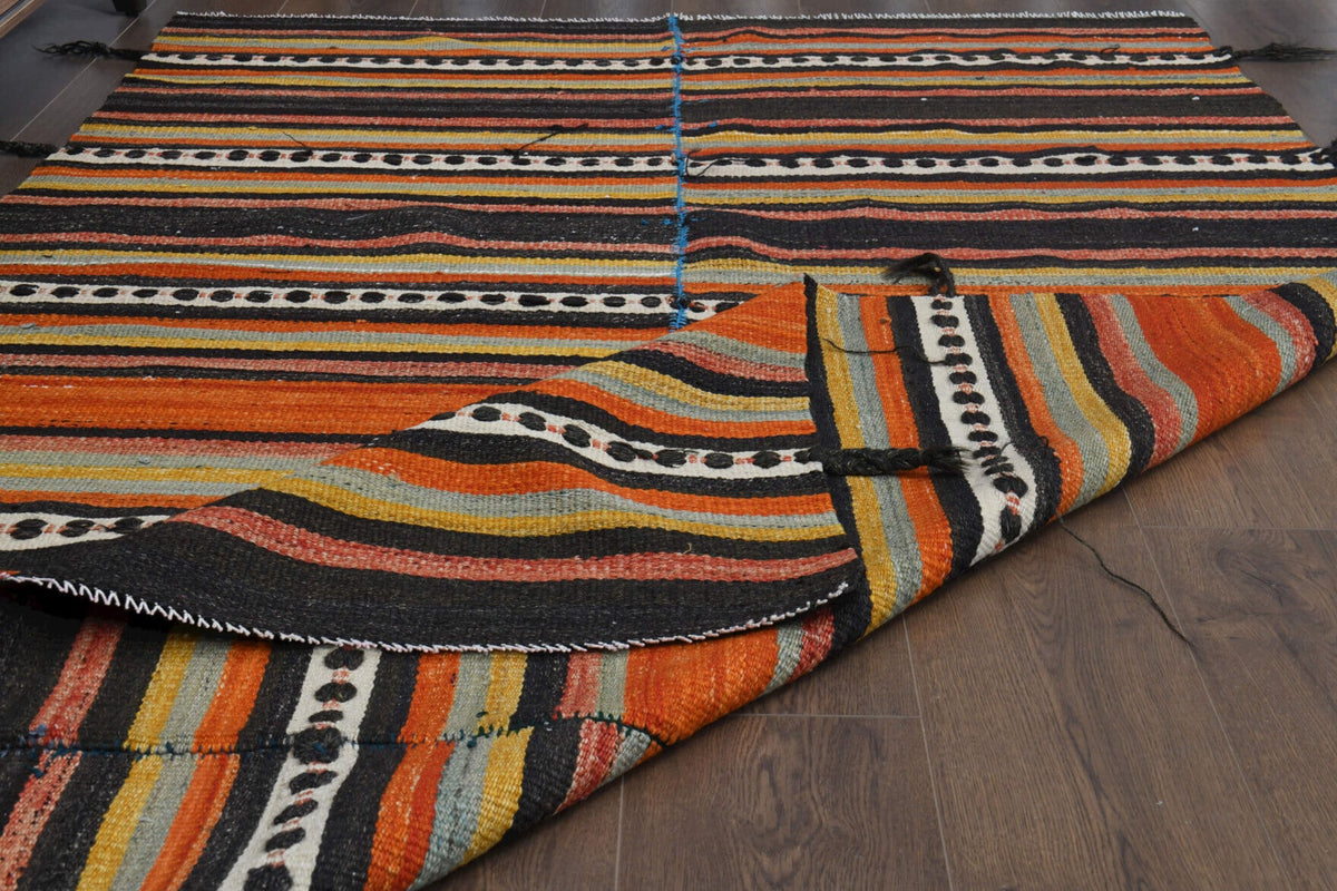El yapımı vintage halı 147x229 cm oryantal desenli yün - mekan görünümü