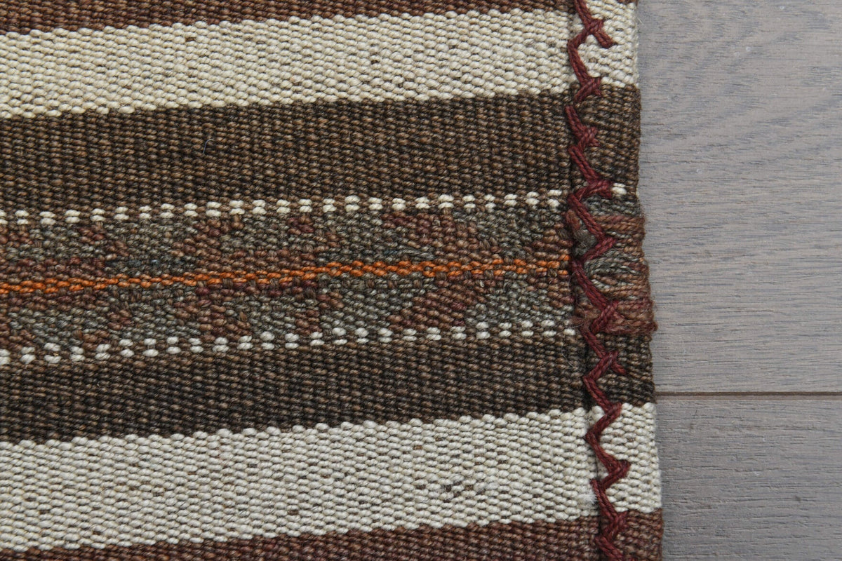 El yapımı vintage halı 155x178 cm oryantal desenli yün - kenar ve saçak detayı