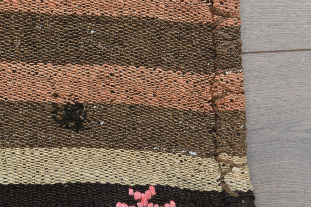 El yapımı vintage halı 147x203 cm oryantal desenli yün - kenar ve saçak detayı