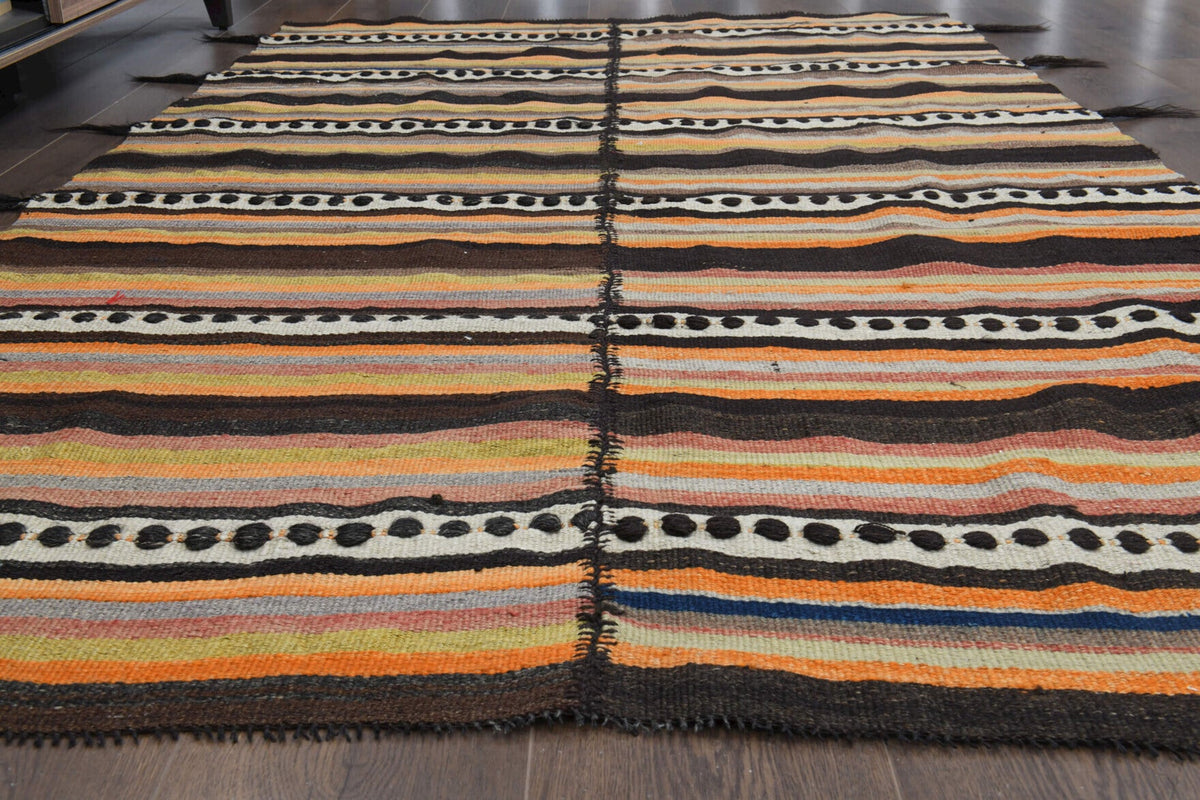 El yapımı vintage halı 142x244 cm oryantal desenli yün - yakın çekim doku detayı