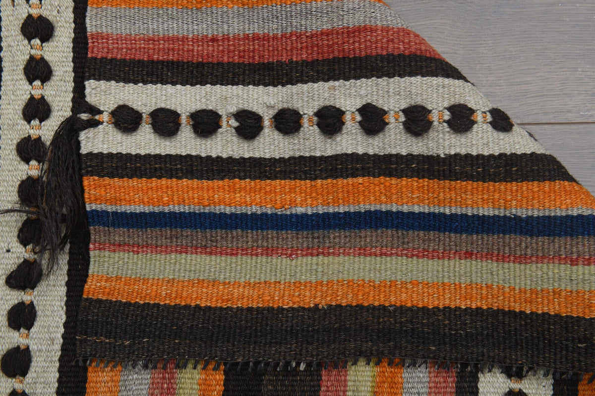 El yapımı vintage halı 142x244 cm oryantal desenli yün - desen detayı