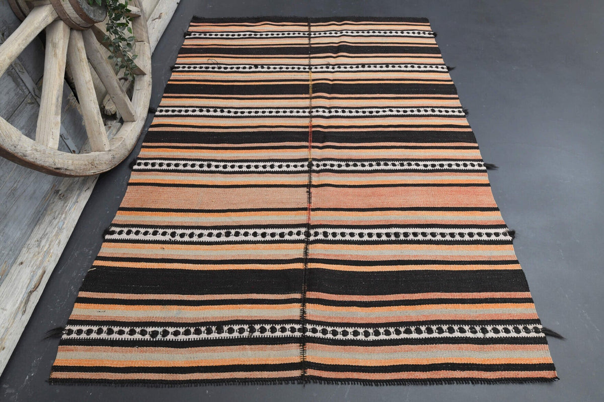 El yapımı vintage halı 140x211 cm oryantal desenli yün - detay görünümü