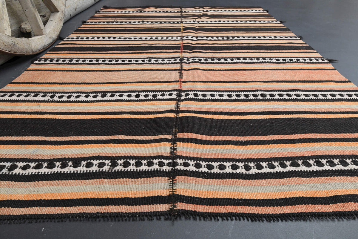 El yapımı vintage halı 140x211 cm oryantal desenli yün - yakın çekim doku detayı