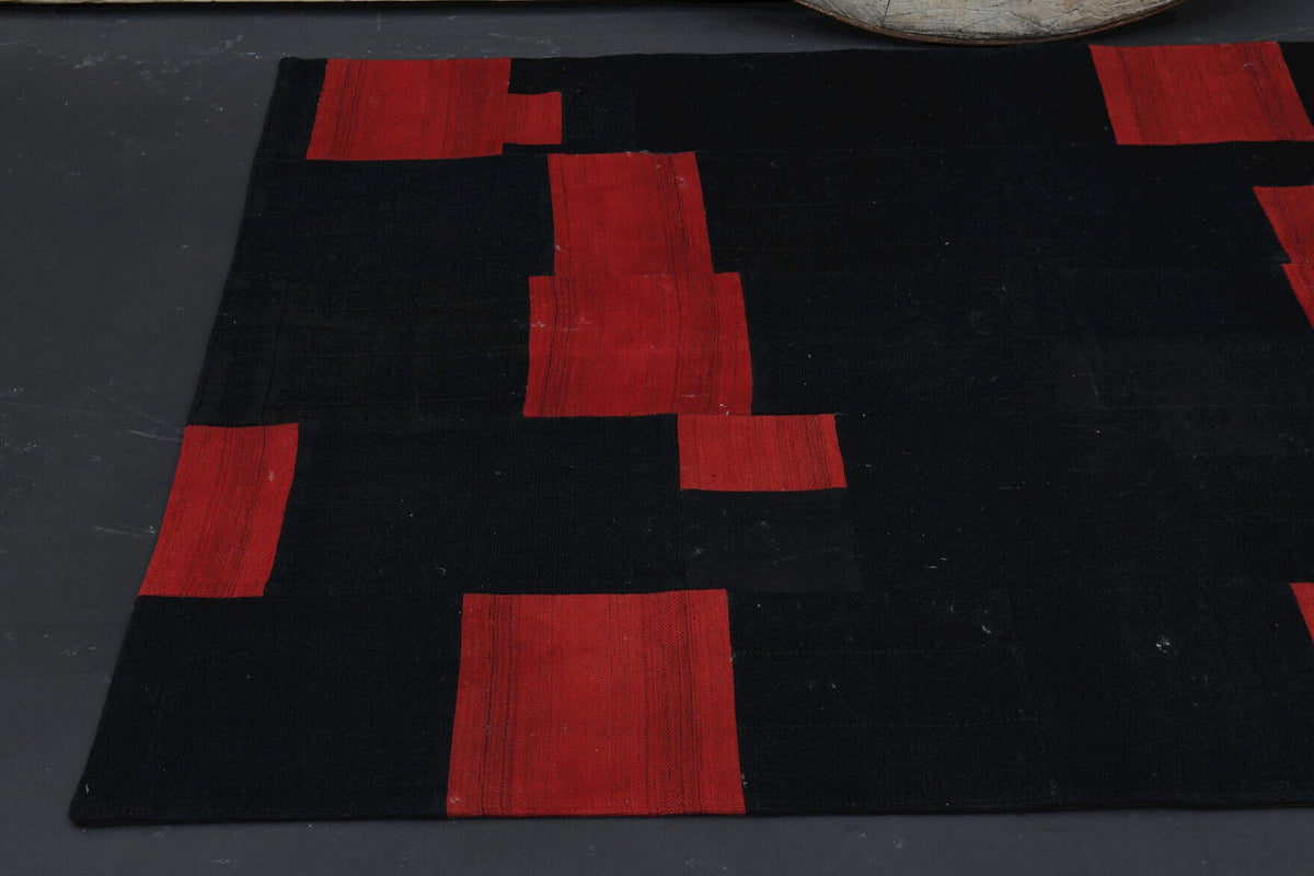 El yapımı vintage halı 140x203 cm oryantal desenli yün - kenar ve saçak detayı