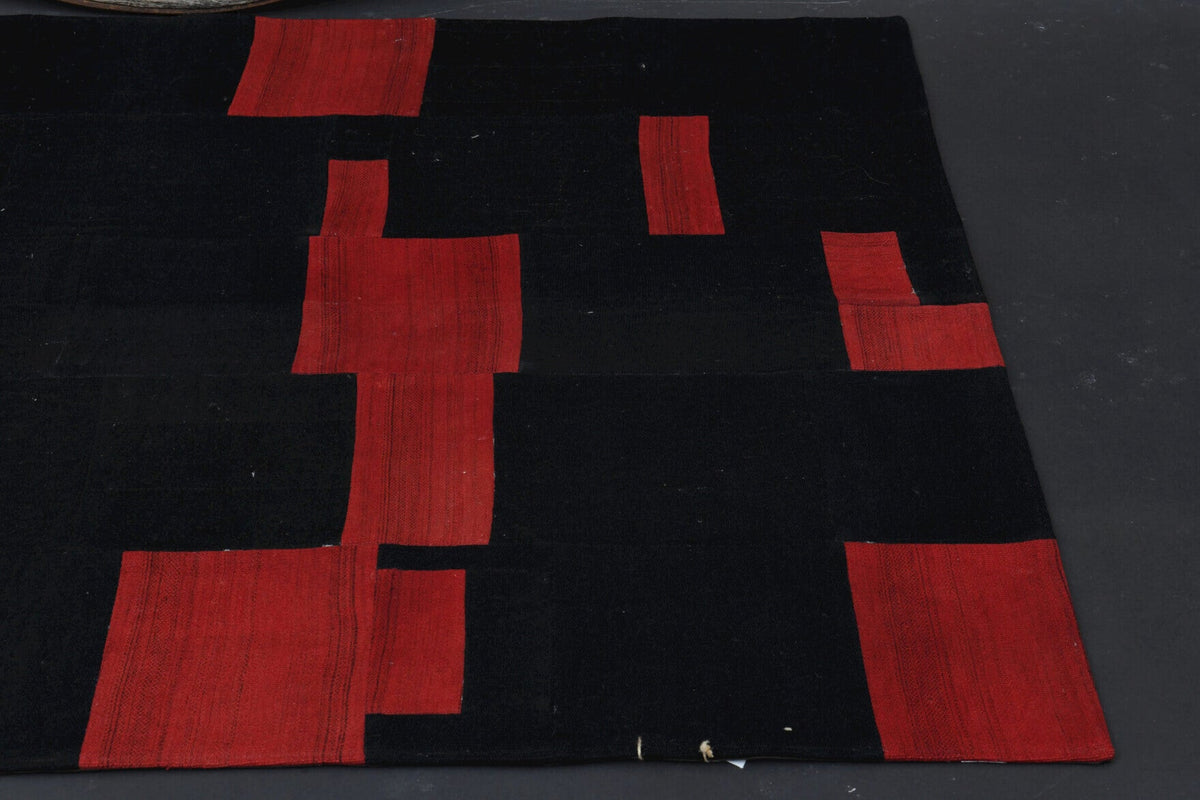 El yapımı vintage halı 140x203 cm oryantal desenli yün - mekan görünümü