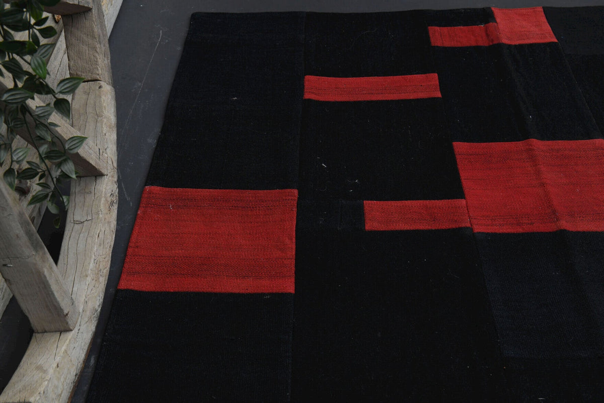 El yapımı vintage halı 140x203 cm oryantal desenli yün - açık alan görünümü