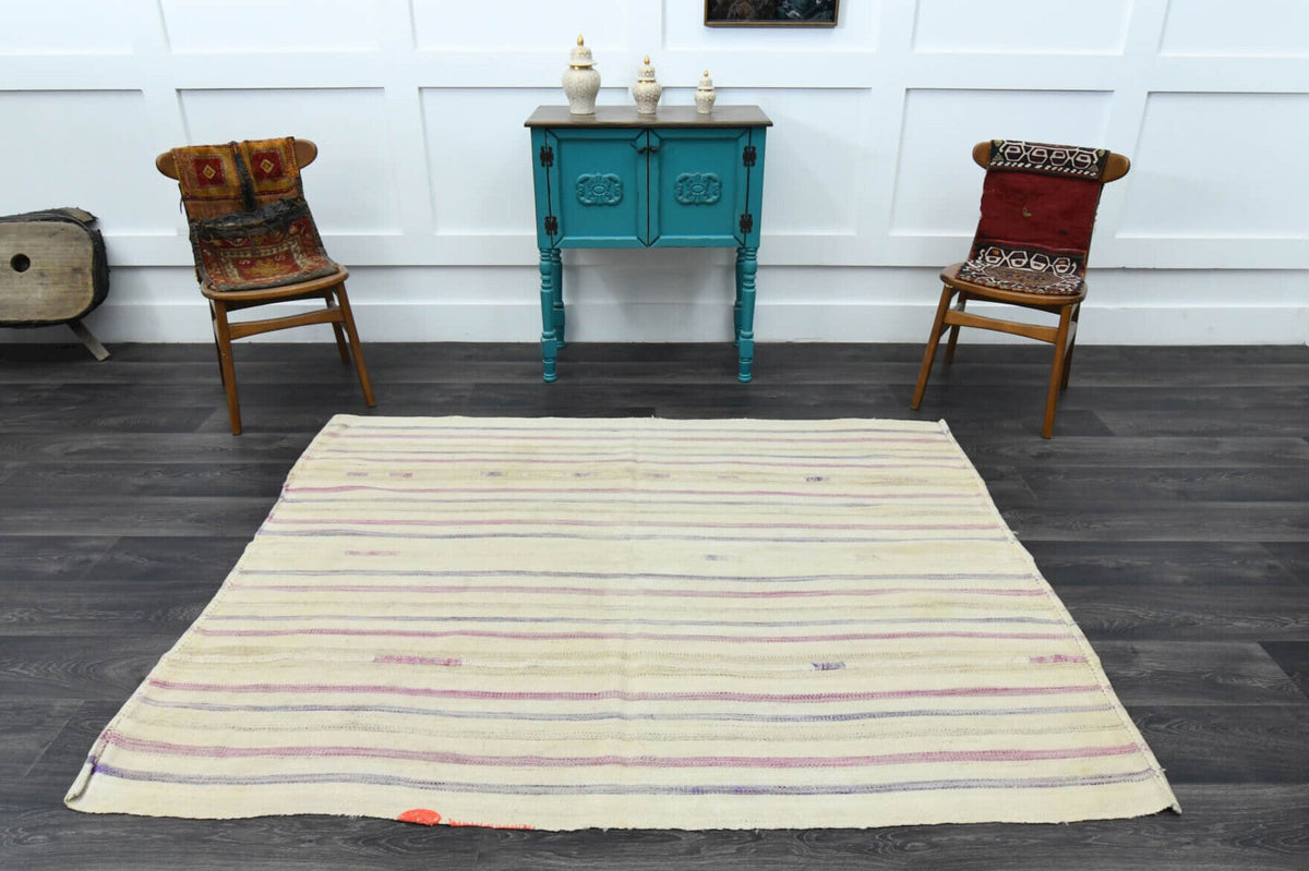 El yapımı vintage halı 157x201 cm oryantal desenli yün - kenar ve saçak detayı