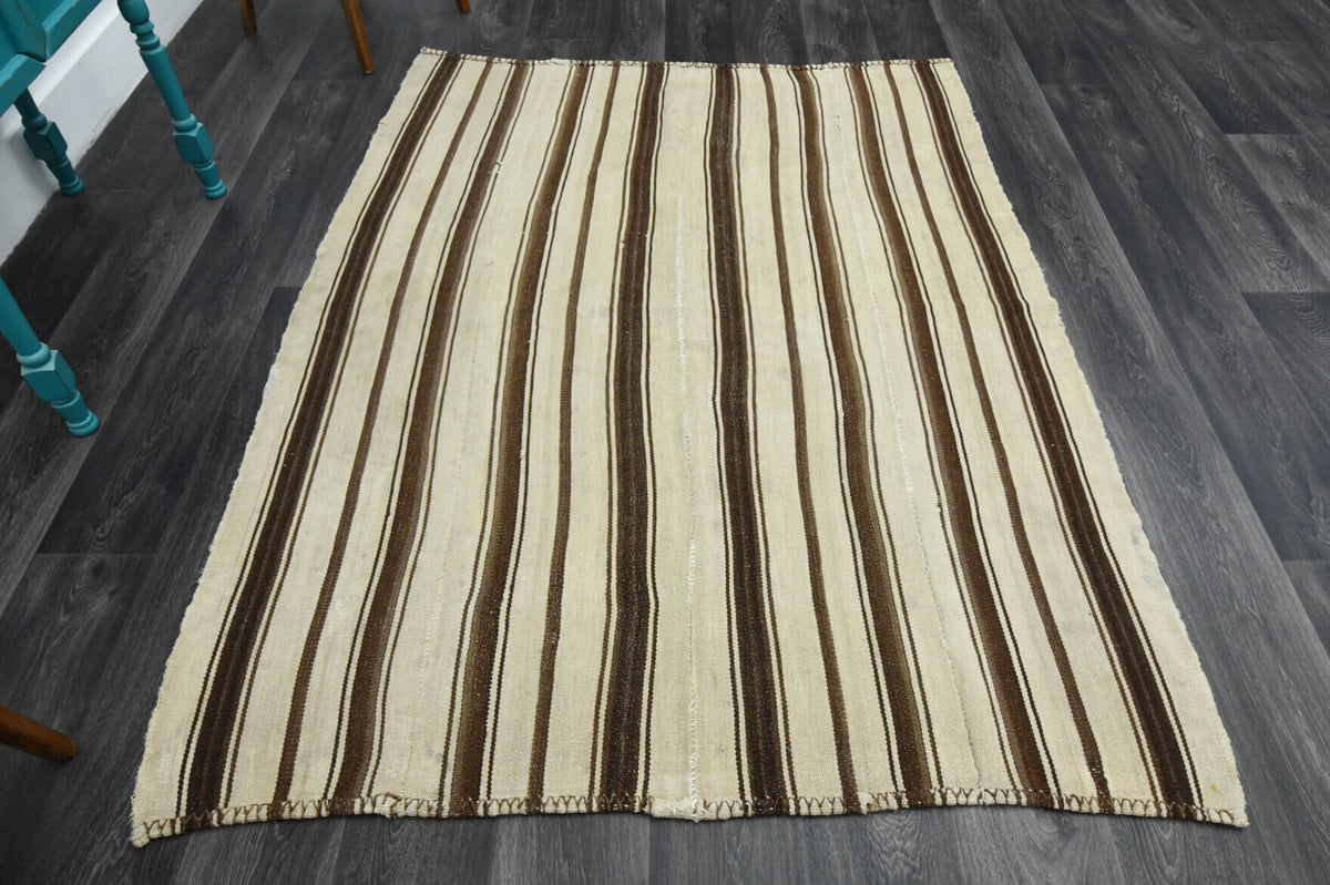 El yapımı vintage halı 140x201 cm oryantal desenli yün - detay görünümü