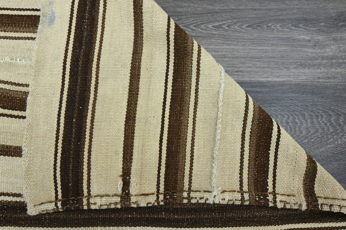 El yapımı vintage halı 140x201 cm oryantal desenli yün - farklı açıdan görünüm