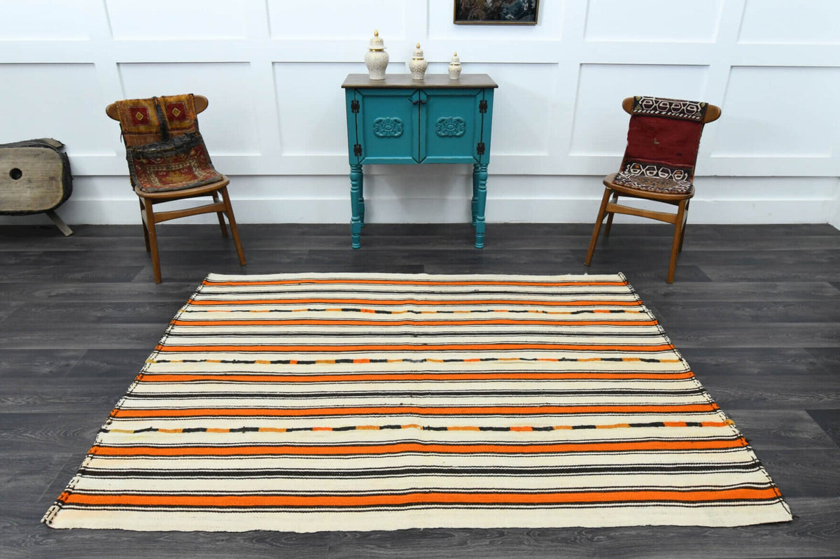 El yapımı vintage halı 157x216 cm çizgili desenli yün - kenar ve saçak detayı