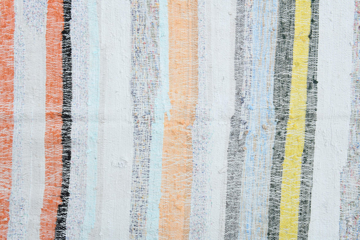 El yapımı vintage halı 157x262 cm oryantal desenli yün - ışık altında renk detayı