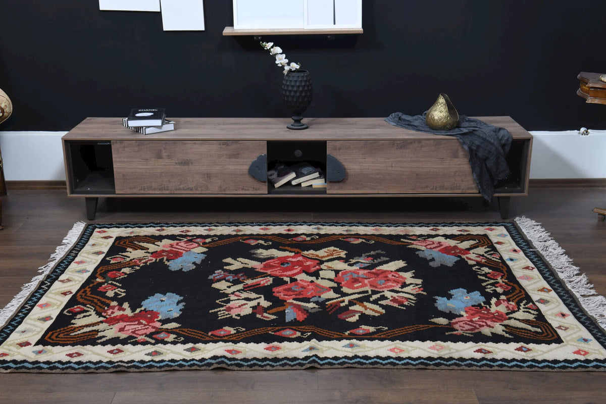 El yapımı vintage halı 155x239 cm oryantal desenli yün - açık alan görünümü