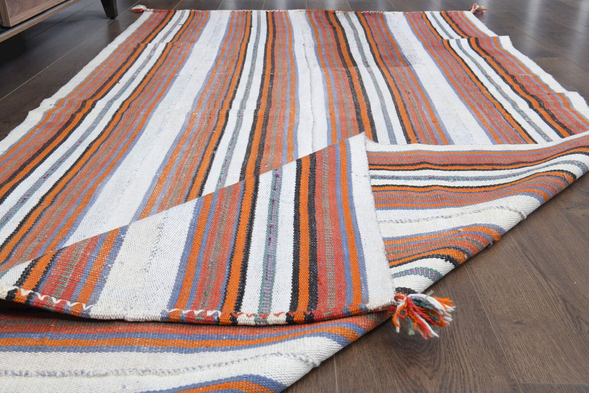 El yapımı vintage halı 135x259 cm oryantal desenli yün - mekan görünümü