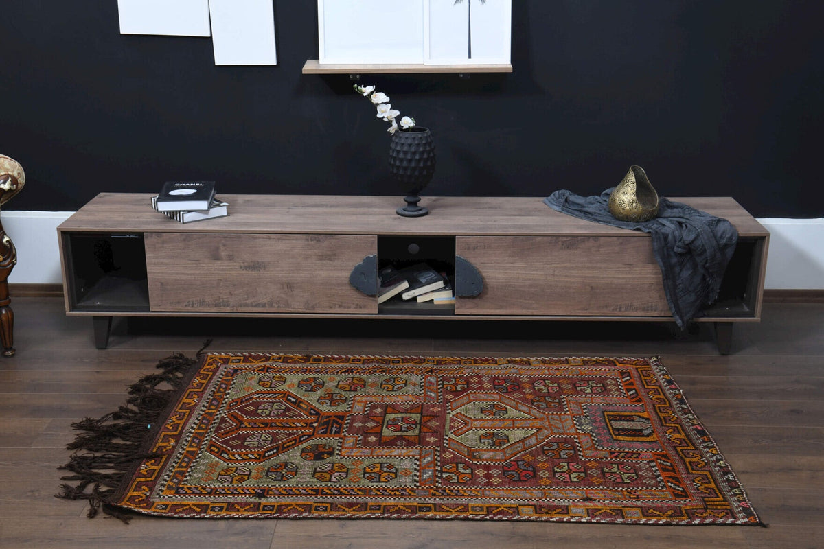 El yapımı vintage halı 109x170 cm oryantal desenli yün - açık alan görünümü