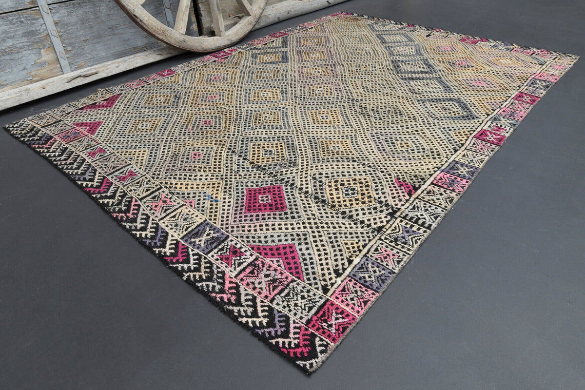 El yapımı vintage halı 157x234 cm oryantal desenli yün - kenar ve saçak detayı