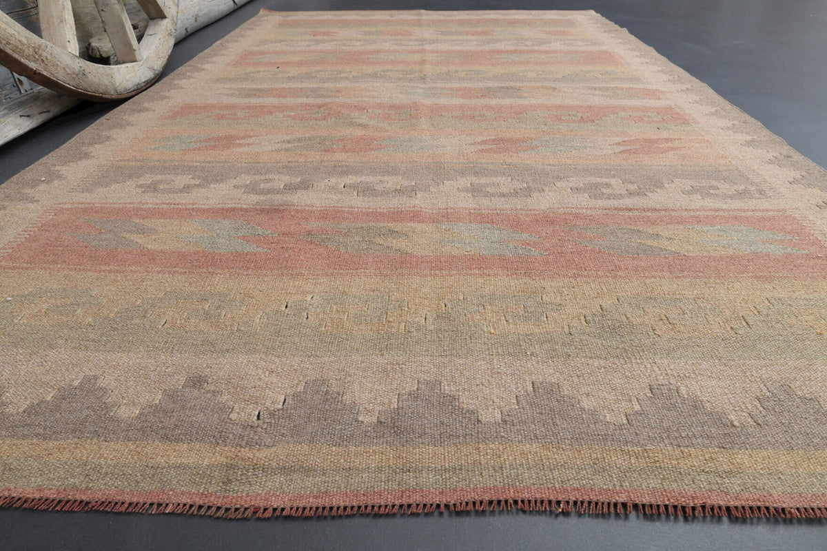 El yapımı vintage halı 147x244 cm oryantal desenli yün - yakın çekim doku detayı