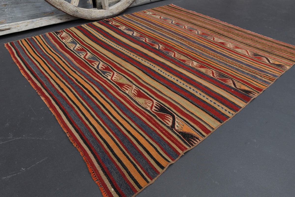 El yapımı vintage halı 132x157 cm oryantal desenli yün - kenar ve saçak detayı
