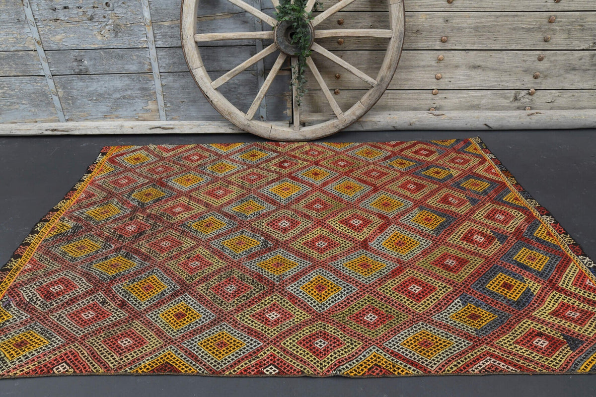El yapımı vintage halı 150x229 cm oryantal desenli yün - mekan görünümü