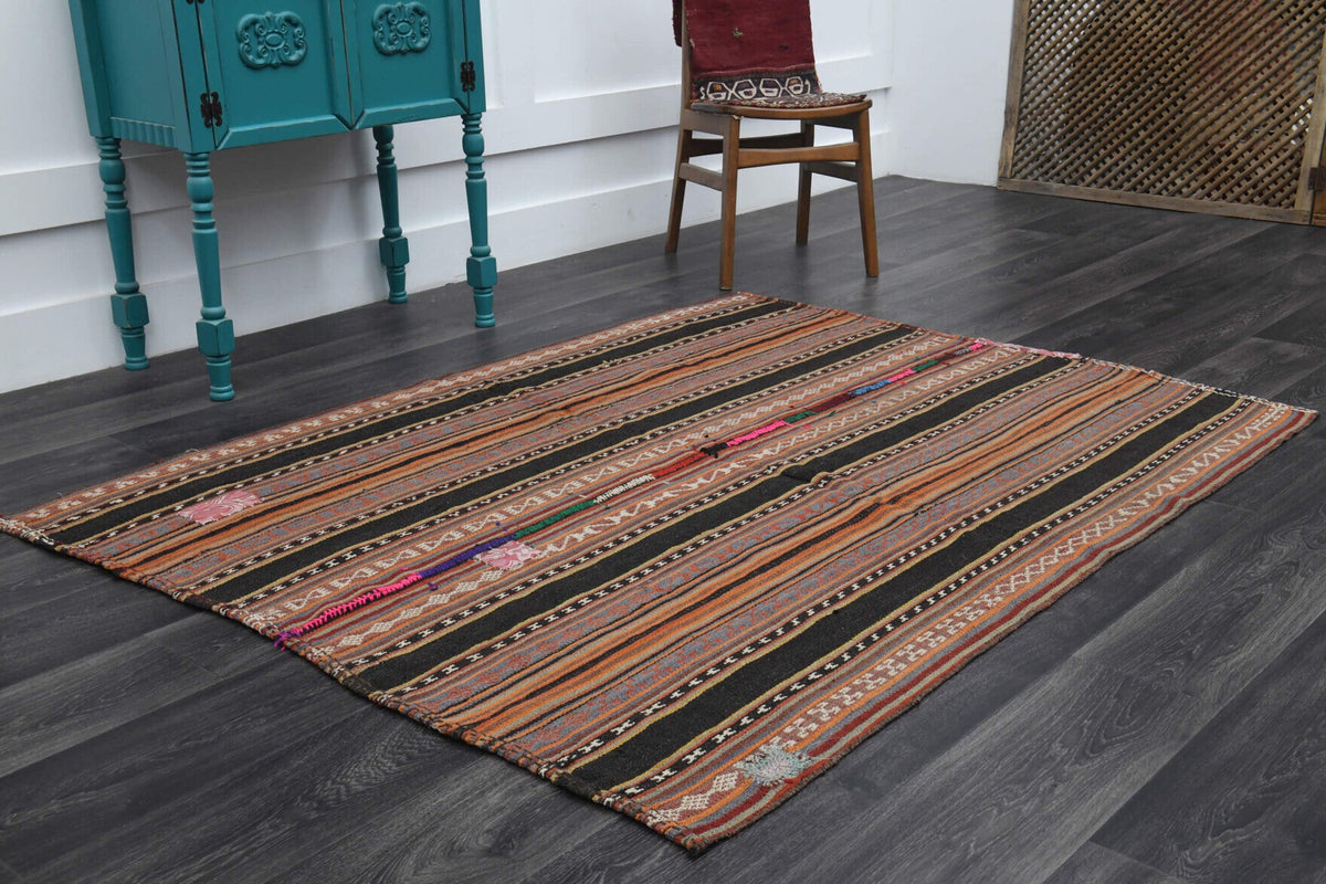 El yapımı vintage halı 150x193 cm oryantal desenli yün - yakın çekim doku detayı