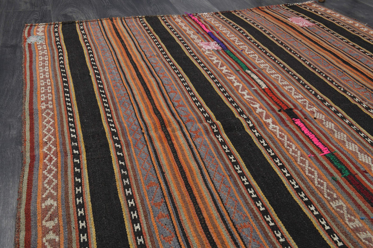 El yapımı vintage halı 150x193 cm oryantal desenli yün - mekan görünümü