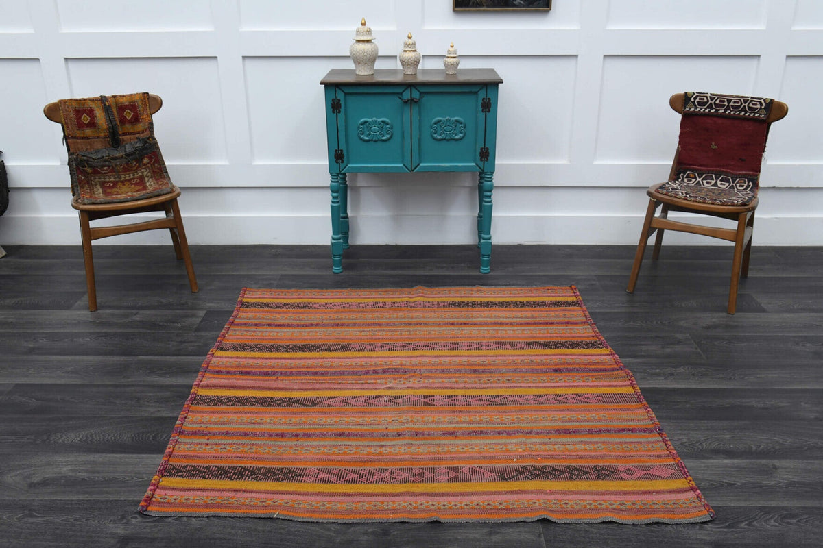 El yapımı vintage halı 152x152 cm oryantal desenli yün - kenar ve saçak detayı