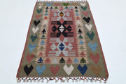 1960'lardan Anadolu kökenli geleneksel desenli el dokuma vintage kilim, 107x175 cm